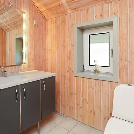 Four-bedroom Holiday In Hovden 4 Casa de Férias